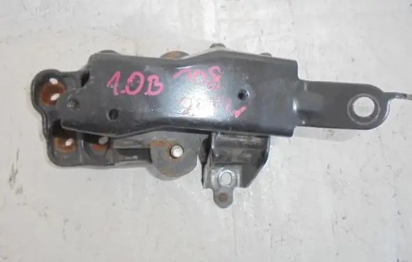 Toyota Aygo AB10 Engine mount bracket 1612411380