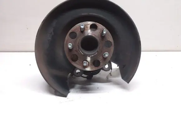 Toyota Prius (XW50) Rear wheel hub