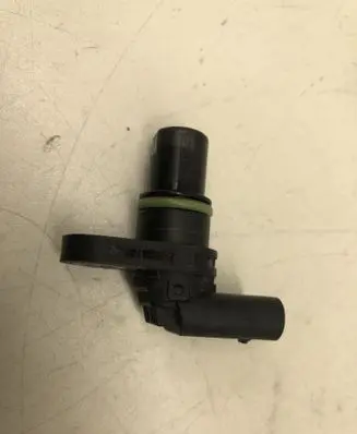 Volkswagen Golf VII Camshaft position sensor 04C907601A