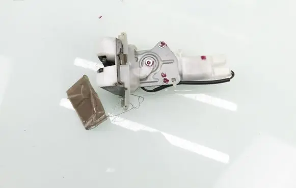 Suzuki SX4 Tailgate/trunk/boot lock/catch/latch B6765