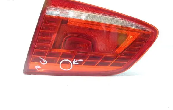 Volkswagen PASSAT B7 Rear/tail lights