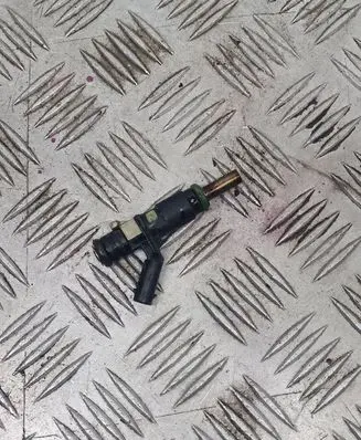Mercedes-Benz E W211 Fuel injector A2720780249 8096B01096