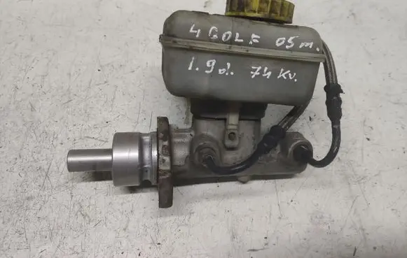 Volkswagen Golf IV Master brake cylinder