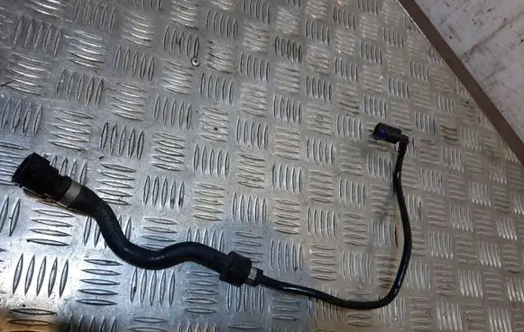 BMW 6 F12 F13 Engine coolant pipe/hose 7575435