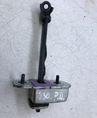 Hyundai i30 Front door check strap stopper 