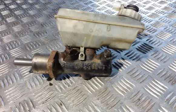 Volkswagen Sharan Master brake cylinder 7M1611303