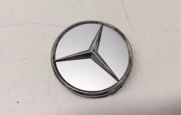 Mercedes-Benz CLA C117 X117 W117 Wheel nut cap/cover 2204000125