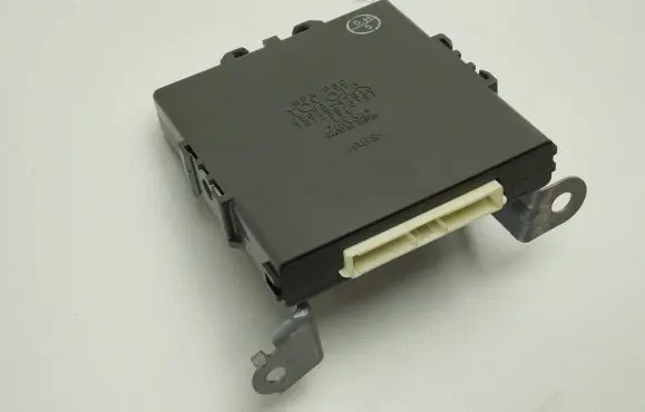 Toyota Prius (XW20) Power management control unit 8967047010 1012380151