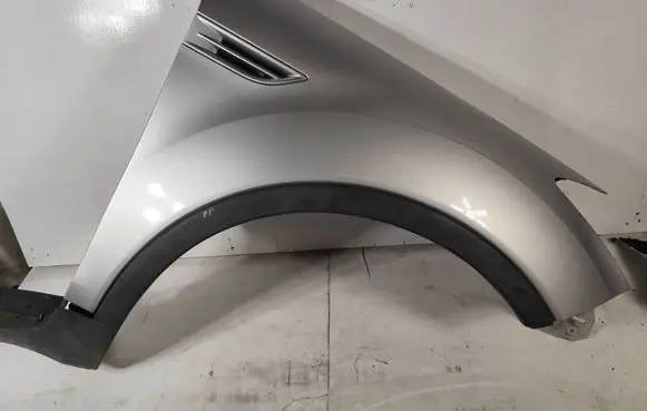 Ford Kuga I Fender 8V4116015A 8V4116015B