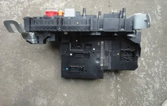 Mercedes-Benz E W212 Fuse box set A2129003922