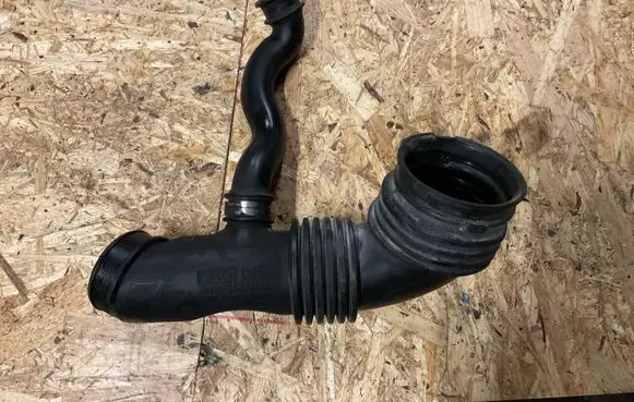 Ford Focus Air intake hose/pipe 7M519A673HF 67689442205 72101087
