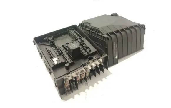 Audi A3 S3 8P Fuse module 1K0937125A 01718130