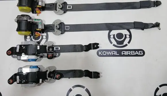 KIA Rio Set of seat belts 068495 068496 068489