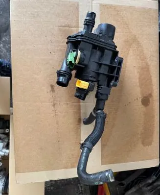 Peugeot 2008 II Thermostat/thermostat housing 9812131480 110390PS 09251PS
