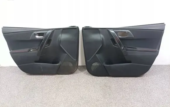 Toyota Auris E180 Front door card panel trim