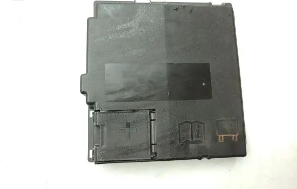 Land Rover Discovery Sport Fuse box cover K8D214A076CA