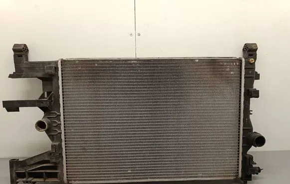 Opel Astra J Coolant radiator