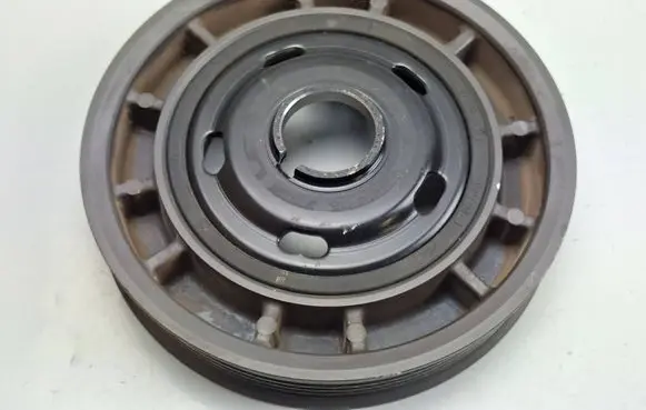 Peugeot 3008 II Crankshaft pulley 9821624380