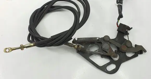 Saab 9-3 Ver1 Convertible roof lock/latch 5184650