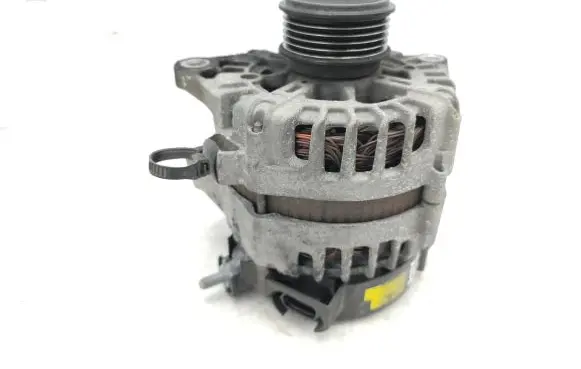 Hyundai ix35 Generator/alternator 373002A850 2611067