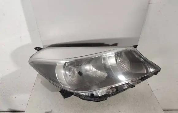 Toyota Yaris Headlight/headlamp