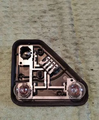 BMW 5 E39 Tail light bulb cover holder 8371325