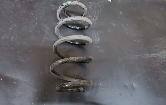 Mercedes-Benz GLA W156 Rear coil spring