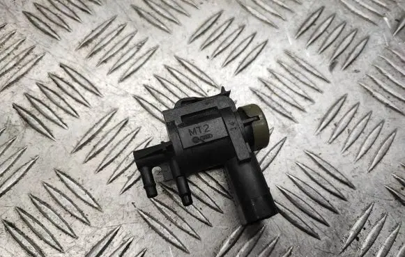 Volkswagen PASSAT B6 Turbo solenoid valve 1J0906283C