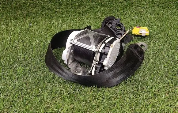 Volkswagen PASSAT B6 Front seatbelt 3C1857706R YD41917312U 34077660