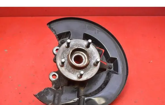 Ford Escape III Front wheel hub spindle knuckle 