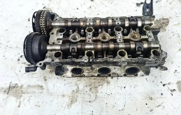 Mercedes-Benz E W212 Engine head R2720162201