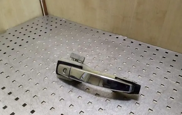 Chevrolet Captiva Front door exterior handle