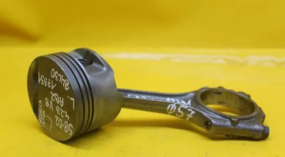 Audi A8 S8 D2 4D Piston with connecting rod 84L30 077B