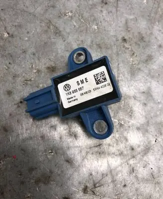 Volkswagen Scirocco Airbag deployment crash/impact sensor 1K8955557