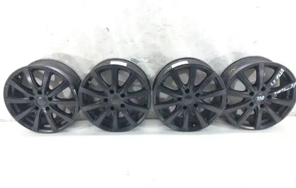 Volkswagen Golf V R16 alloy rim 