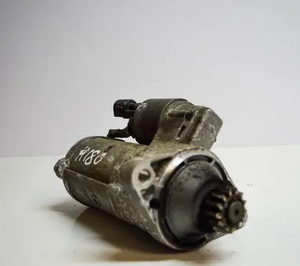 Volkswagen Golf VII Starter motor 02E911023T