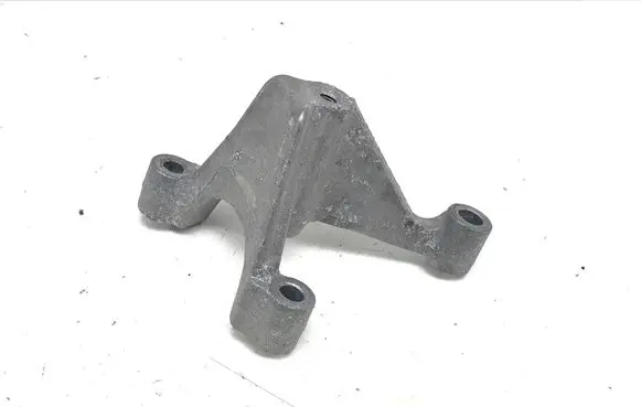 Audi A3 8Y Muffler mount bracket/holder 05E253463M
