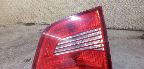 Volkswagen Routan Tailgate rear/tail lights 04575870AD