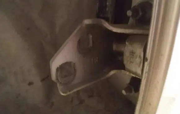 Chrysler Sebring (ST-22 - JR) Rear door lower hinge