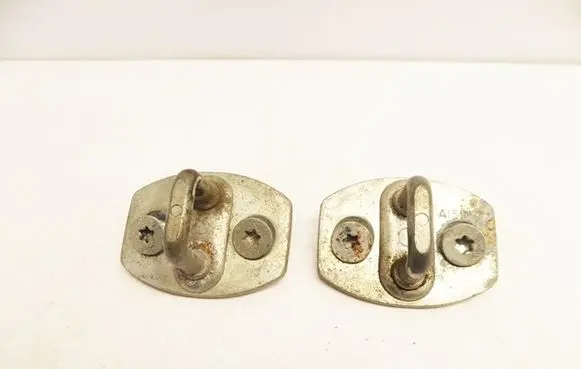 Toyota Corolla E120 E130 Front door lock loop/hook striker 