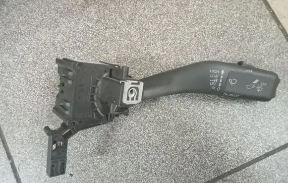 Skoda Superb B6 (3T) Wiper control stalk 1K0953519L