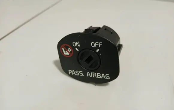 Volvo XC90 Passenger airbag on/off switch 30658737 04343B0920