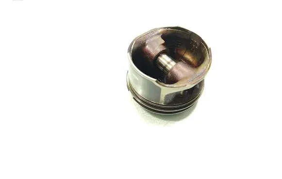 Volkswagen Golf IV Piston 