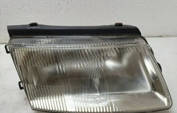 Volkswagen PASSAT B5 Headlight/headlamp 205079B