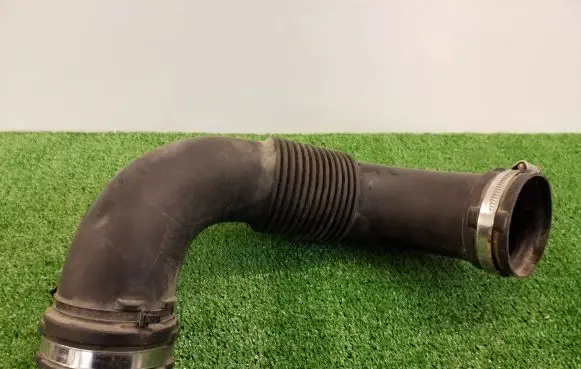 Opel Vivaro Air intake hose/pipe 1105223S01