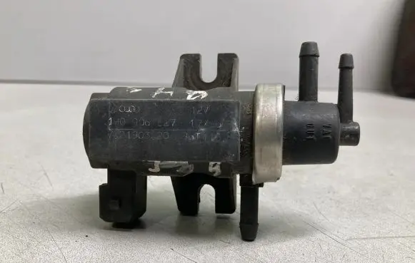 Volkswagen PASSAT B5 Turbo solenoid valve 1H0906627 72190320