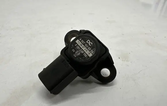 Mercedes-Benz E W211 Air pressure sensor A0071530028