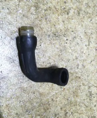 Mercedes-Benz E W124 Breather hose/pipe 1030941382