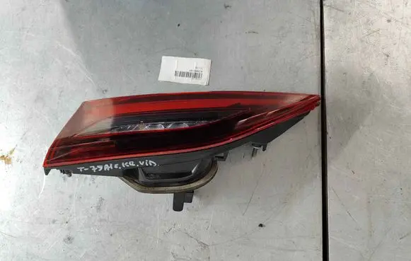 Toyota Avensis T270 Tailgate rear/tail lights 8158005160