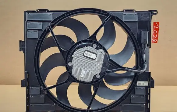 BMW i8 Electric radiator cooling fan